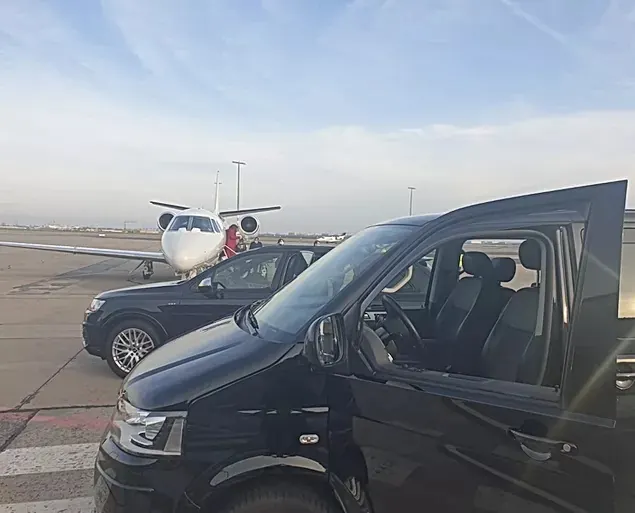 Fahrzeug des CON-Fahrservice